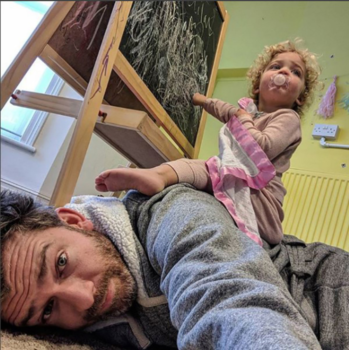 Горизонтальное родительство. Instagram father_of_daughters. Горизонтальное родительство. Instagram father_of_daughters.