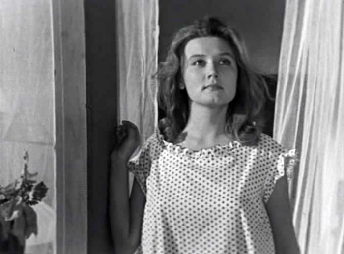 Вера Алентова в фильме *Дни летные*, 1965 | Фото: kino-teatr.ru Вера Алентова в фильме *Дни летные*, 1965 | Фото: kino-teatr.ru