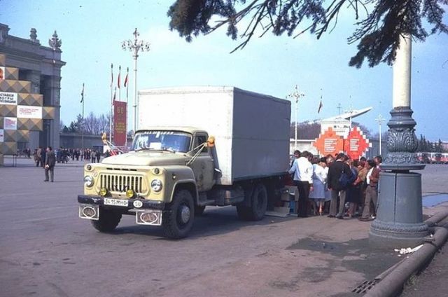Москва в преддверии 1 мая 1982 года. Москва в преддверии 1 мая 1982 года.