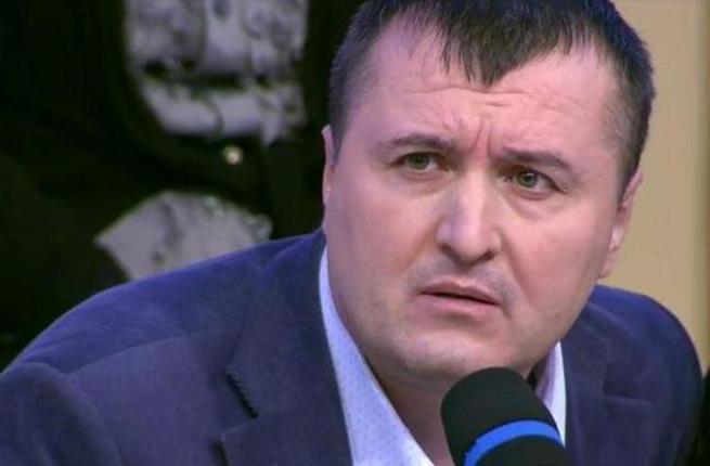 Зачем откровенного украинского нациста приглашают на Российские ток-шоу Зачем откровенного украинского нациста приглашают на Российские ток-шоу