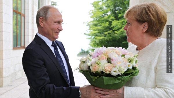 Михеев и Тимошенкова: «Путин показал Меркель её место» Михеев и Тимошенкова: «Путин показал Меркель её место»