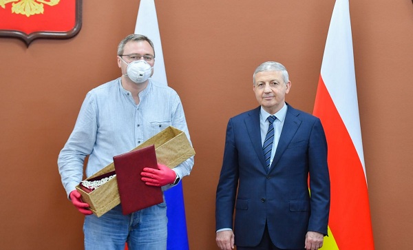 Врач из Хорошево-Мневников получил благодарность от главы Северной Осетии за помощь в борьбе с коронавирусом