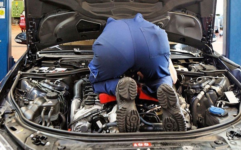 Из жизни слесарей СТО