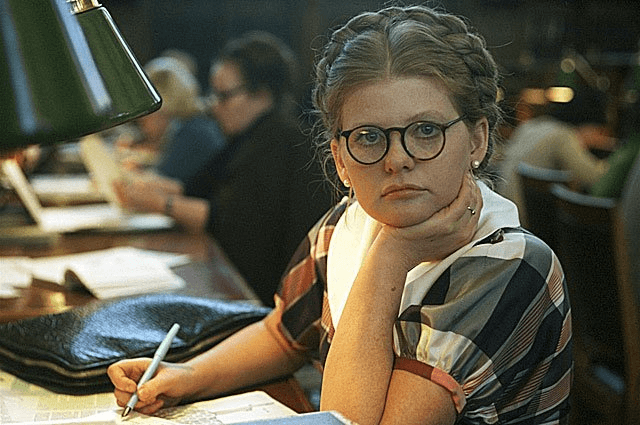 Ирина Муравьёва — самая обаятельная и привлекательная! Взлёт и падение великой актрисы! Ирина Муравьёва — самая обаятельная и привлекательная! Взлёт и падение великой актрисы!