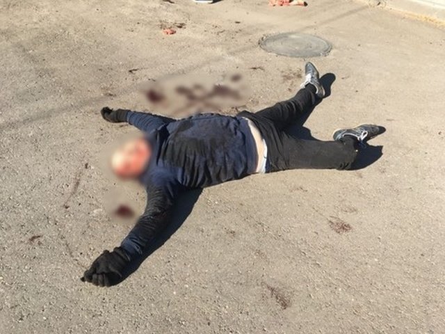 Грабители напали на дом коммерсанта Евгения Деданина и получили смертельные ранения Грабители напали на дом коммерсанта Евгения Деданина и получили смертельные ранения криминал, убийство, факты