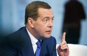 Слуги народа уходят в отрыв