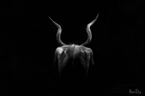 Фотореалистичные рисунки, которые создаёт художник Йоно Драй (15 фото) Фотореалистичные рисунки, которые создаёт художник Йоно Драй (15 фото)