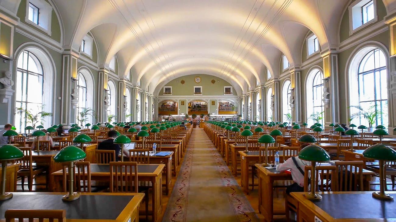 10 зданий Санкт-Петербурга, сногсшибательных ИЗНУТРИ (ФОТО)