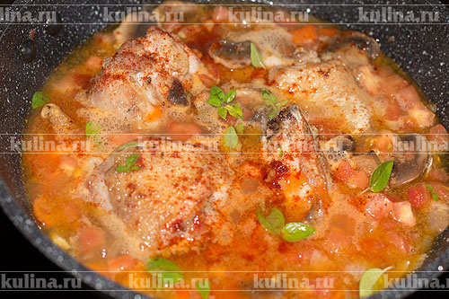 Каччиаторе Добавить орегано, посолить и поперчить по вкусу.