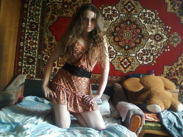 Согласитесь, что мягкие игрушки добавляют фотографиям какой-то теплой энергетики. Согласитесь, что мягкие игрушки добавляют фотографиям какой-то теплой энергетики. девушки, ковер, конкурс, красота, прикол, юмор