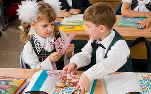 Буквы разные писать? Как подготовить первоклассника к школе. Часть 2 Помогайте ребенку привыкнуть к школьной жизни, и для него это будет интересной игрой, своеобразным переходом в новый мир