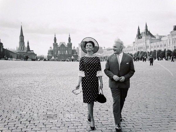Софи Лорен и Серго Закариадзе на Красной площади. Фото: В. Генде-Роте