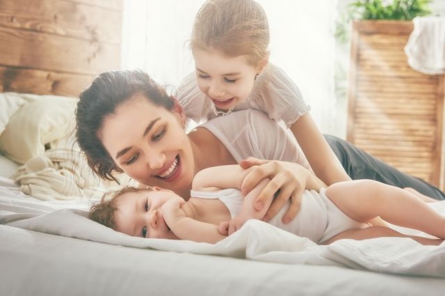10 способов помочь ребёнку. Как справиться с детской ревностью?