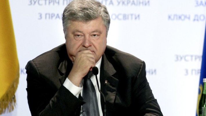 Порошенко пообещал воткнуть флаги в каждый город Донбасса Порошенко пообещал воткнуть флаги в каждый город Донбасса