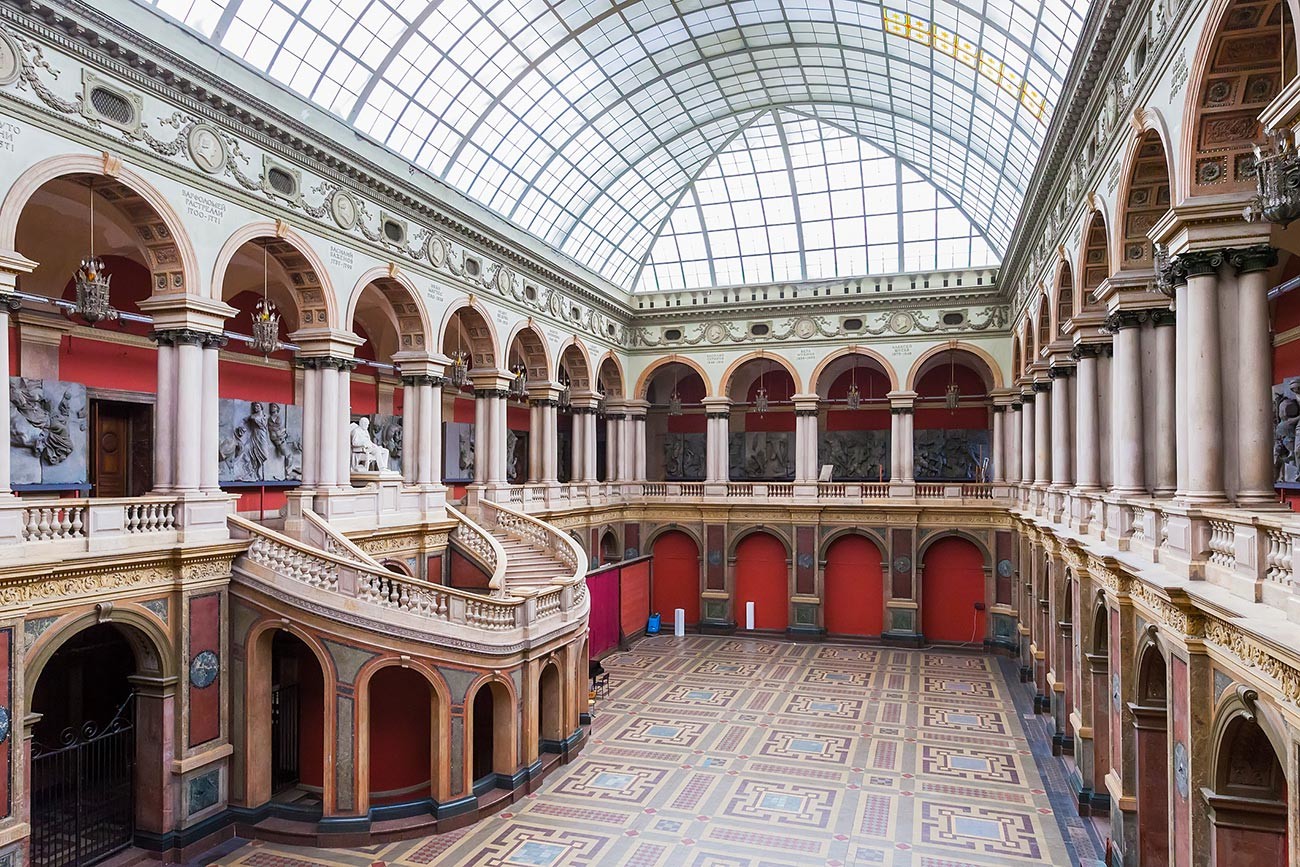 10 зданий Санкт-Петербурга, сногсшибательных ИЗНУТРИ (ФОТО)