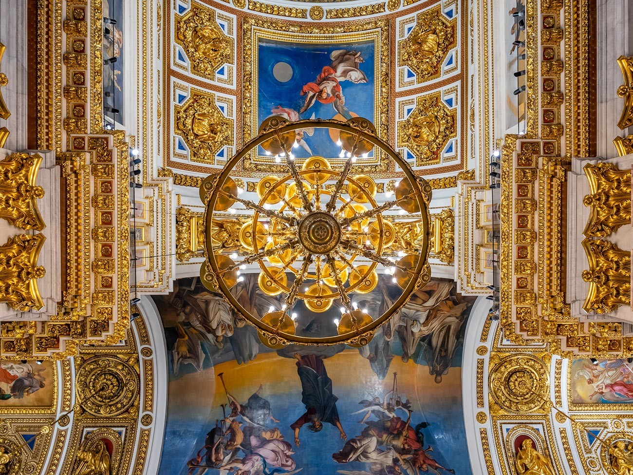 10 зданий Санкт-Петербурга, сногсшибательных ИЗНУТРИ (ФОТО)