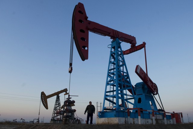 МЭА: возвращение рынка нефти к балансу откладывается МЭА: возвращение рынка нефти к балансу откладывается