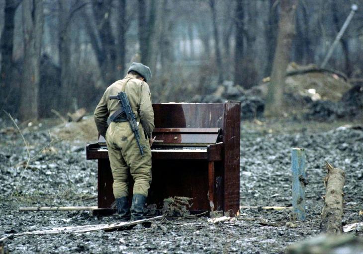 Как выглядела Россия в первые 10 лет после развала СССР Как выглядела Россия в первые 10 лет после развала СССР
