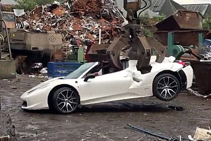 В Великобритании по ошибке утилизировали суперкар Ferrari В Великобритании по ошибке утилизировали суперкар Ferrari ferrari, ferrari 458, авто, видео, конфискация, спорктар, суперкар, утилизация