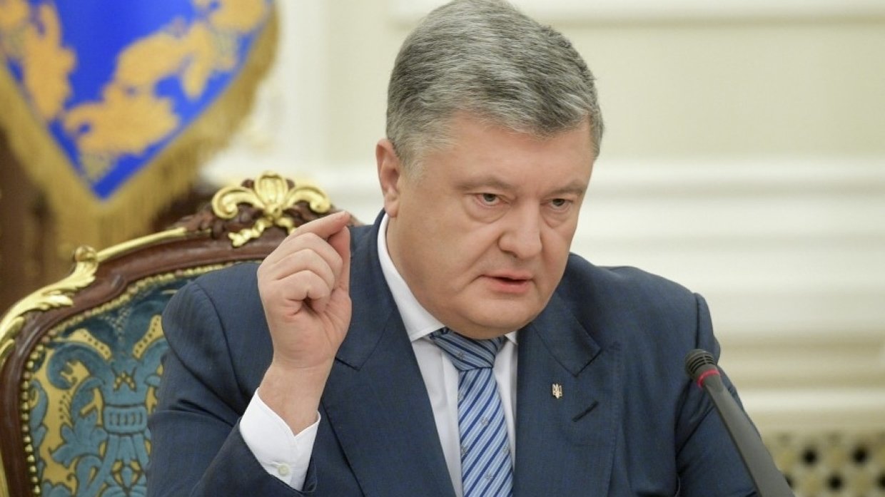 «Мир в Донбассе не зависит от украинских политиков»: Порошенко призвал не верить коллегам