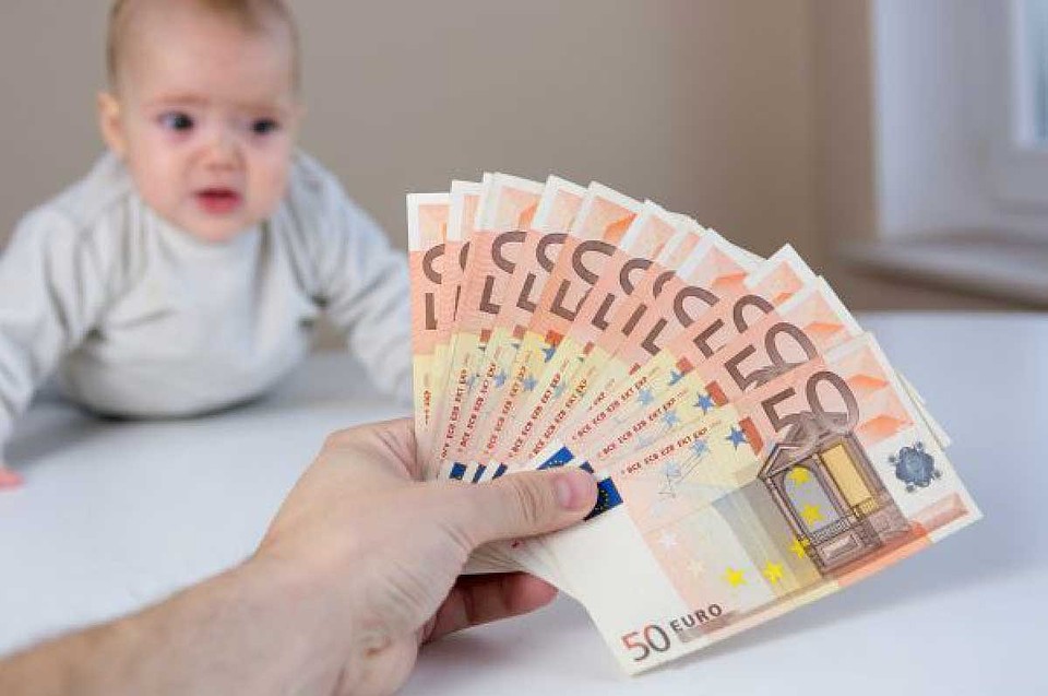 Россия превратилась в фабрику младенцев для богатых иностранцев