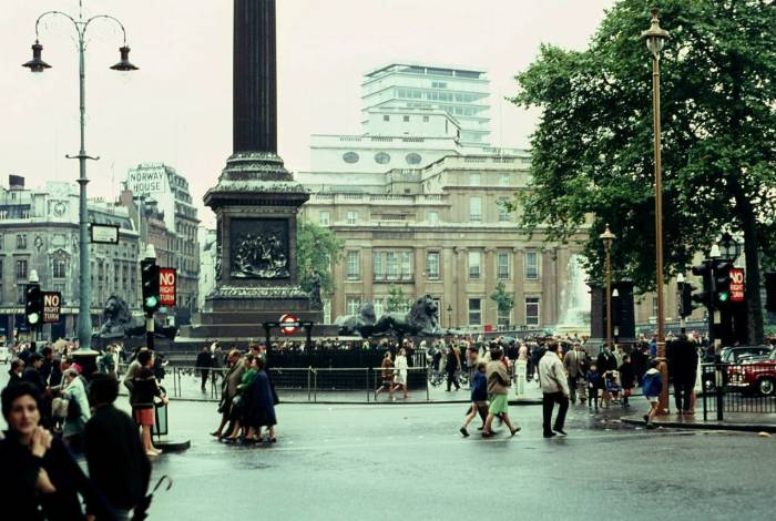 На улицах Лондона 1960-х: цветные фотографии крупнейшего мегаполиса Европы