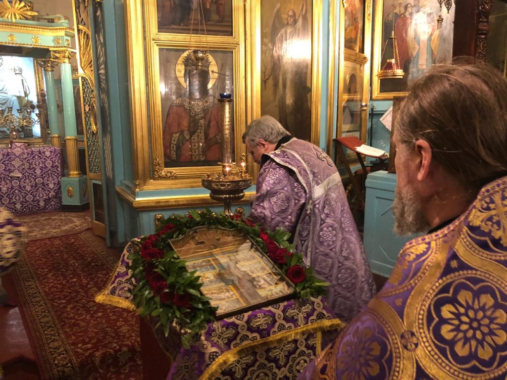 Храм Владимирской иконы Божией Матери в Виноградове наладил трансляции богослужений
