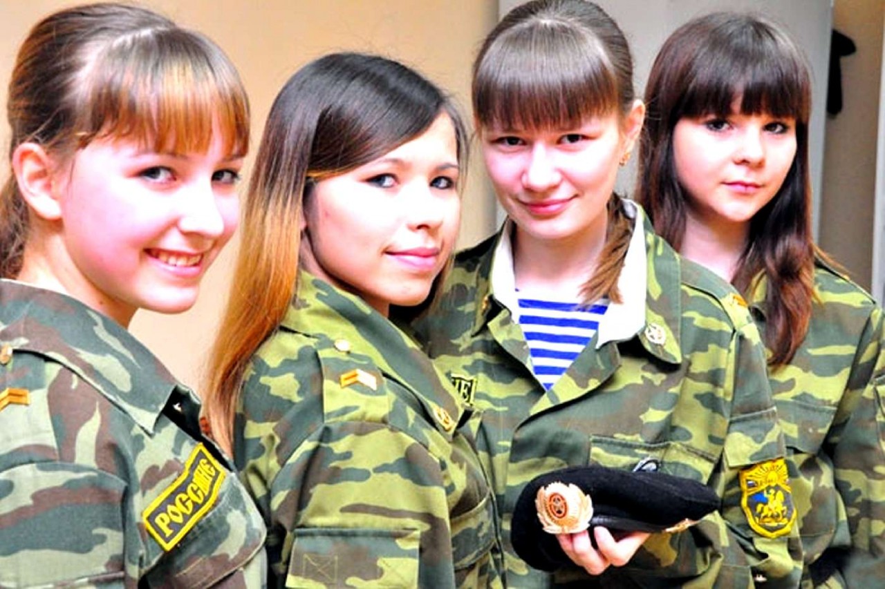 Девушки в армии России