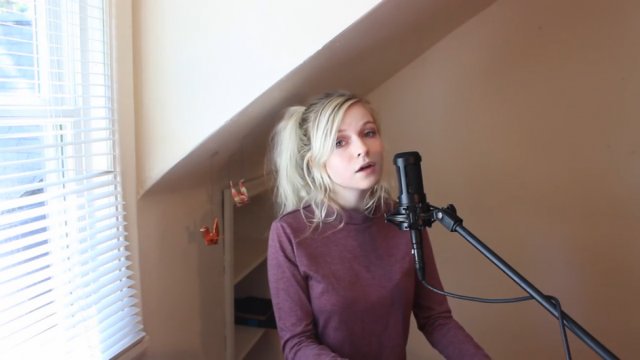 Кавер милой девушки Кавер милой девушки