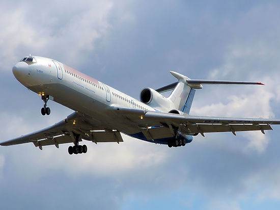 Самолет прервал взлет из-за проблем с двигателем в аэропорту Петербурга