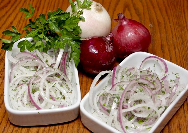 ЗАКУСОЧНЫЙ ДЕНЬ. Маринованный лук: шесть лучших рецептов ЗАКУСОЧНЫЙ ДЕНЬ. Маринованный лук: шесть лучших рецептов