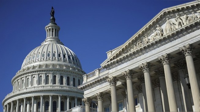 Politico: сенаторы-демократы требуют от Трампа более жёстких санкций против Москвы Politico: сенаторы-демократы требуют от Трампа более жёстких санкций против Москвы