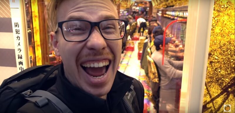 15 YouTube-блогеров России, которые заработали десятки миллионов рублей за год (18 фото) 15 YouTube-блогеров России, которые заработали десятки миллионов рублей за год (18 фото)