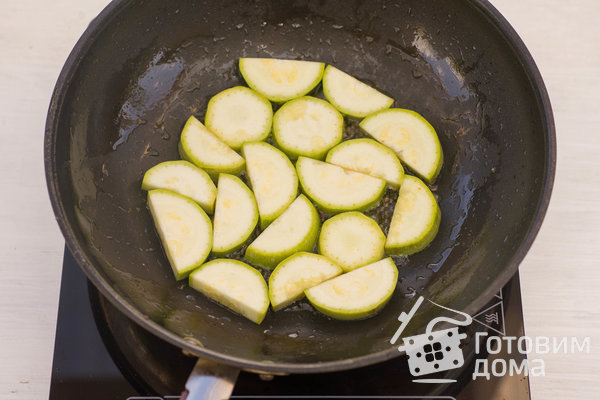 Кабачки с грецкими орехами и помидорами фото к рецепту 2