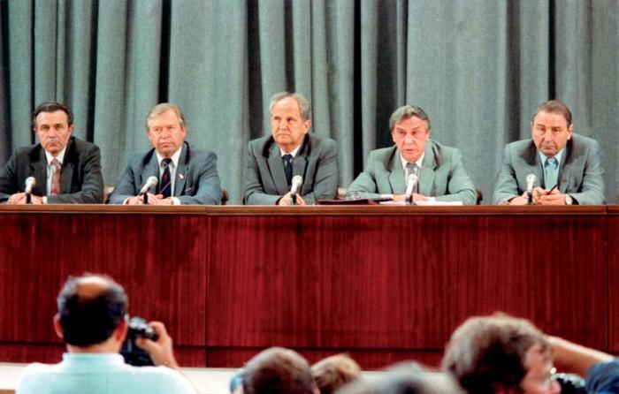 Почему в августе 1991 года Дудаев поддержал ГКЧП Почему в августе 1991 года Дудаев поддержал ГКЧП