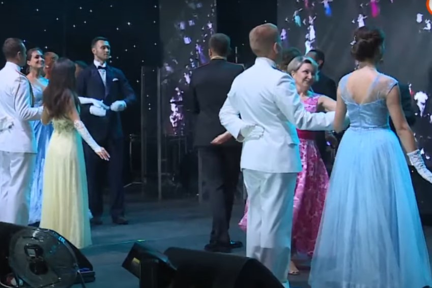 Депутат Щербакова продолжает «зажигать» для зрителей