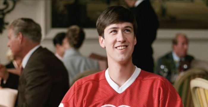 13. В фильме "Феррис Бьюллер берёт выходной" 30-летний Алан Рак изобразил 18-летнего парня 13. В фильме "Феррис Бьюллер берёт выходной" 30-летний Алан Рак изобразил 18-летнего парня