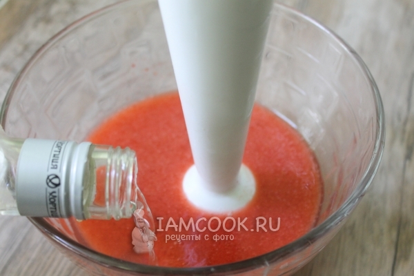 Влить водку
