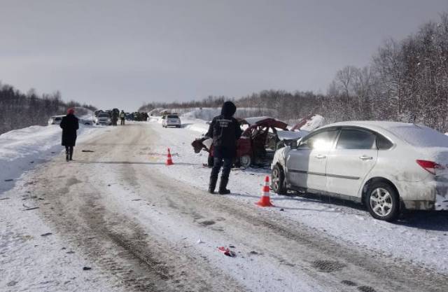 В СК выясняют обстоятельства ДТП с 11 авто в Мурманской области, в котором погиб ребенок