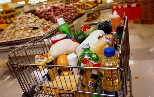 Забавная история знакомства. Священник в супермаркете разложил продукты на кассе и услышал : «О, смотрите, поп сколько себе понабрал… Забавная история знакомства. Священник в супермаркете разложил продукты на кассе и услышал : «О, смотрите, поп сколько себе понабрал…
