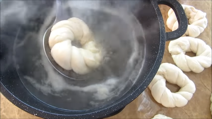 Бейглы в домашних условиях Бейгл, Выпечка, Вкусно, Рецепт, Готовка, Длиннопост, Видео рецепт, Другая кухня, Тесто, Видео