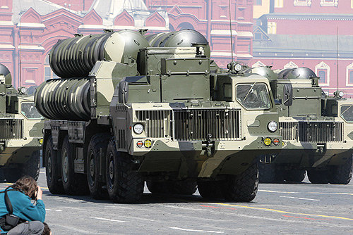 На учениях С-300 показывала, что способна отбить то, что американские "Пэтриоты" в Персидском заливе не смогли.