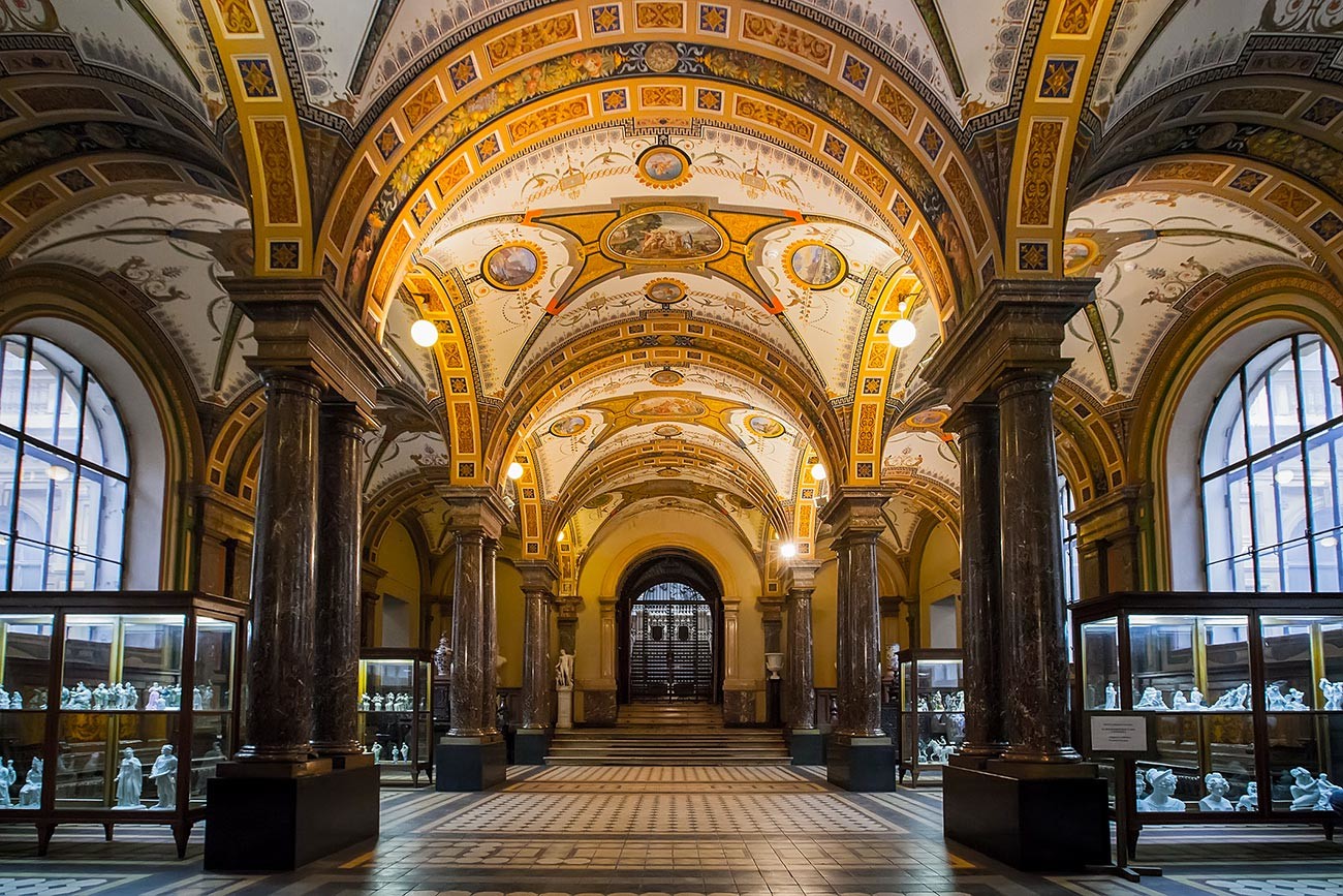 10 зданий Санкт-Петербурга, сногсшибательных ИЗНУТРИ (ФОТО)