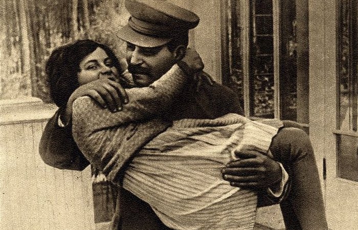 Почему дети дочери Сталина не простили ей побег из СССР