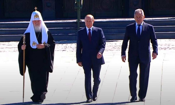 Путин приехал в главный храм Минобороны РФ (ВИДЕО)