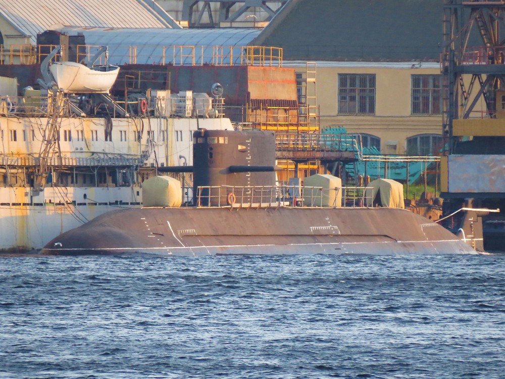 Для ВМФ России планируется постройка 12 подводных лодок проекта 677