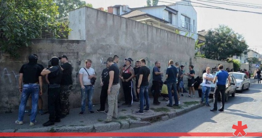 В Одессу вновь стягивают нацистов со всей Украины В Одессу вновь стягивают нацистов со всей Украины