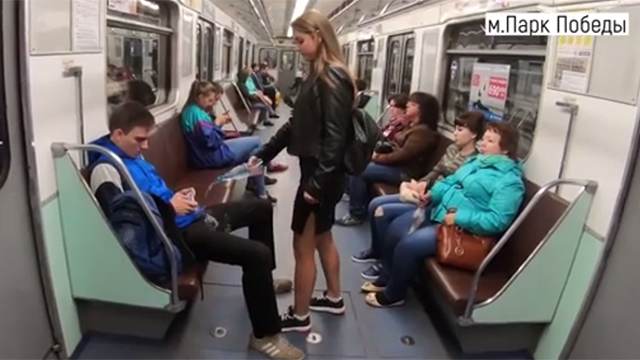 Пользователи Сети возмутились скандальной акцией в метро Петербурга