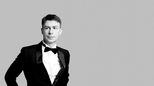 6 диких фактов о том, как знаток игры «Что? Где? Когда?» Михаил Скипский домогался школьниц