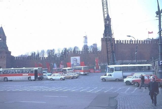 Москва в преддверии 1 мая 1982 года. Москва в преддверии 1 мая 1982 года.
